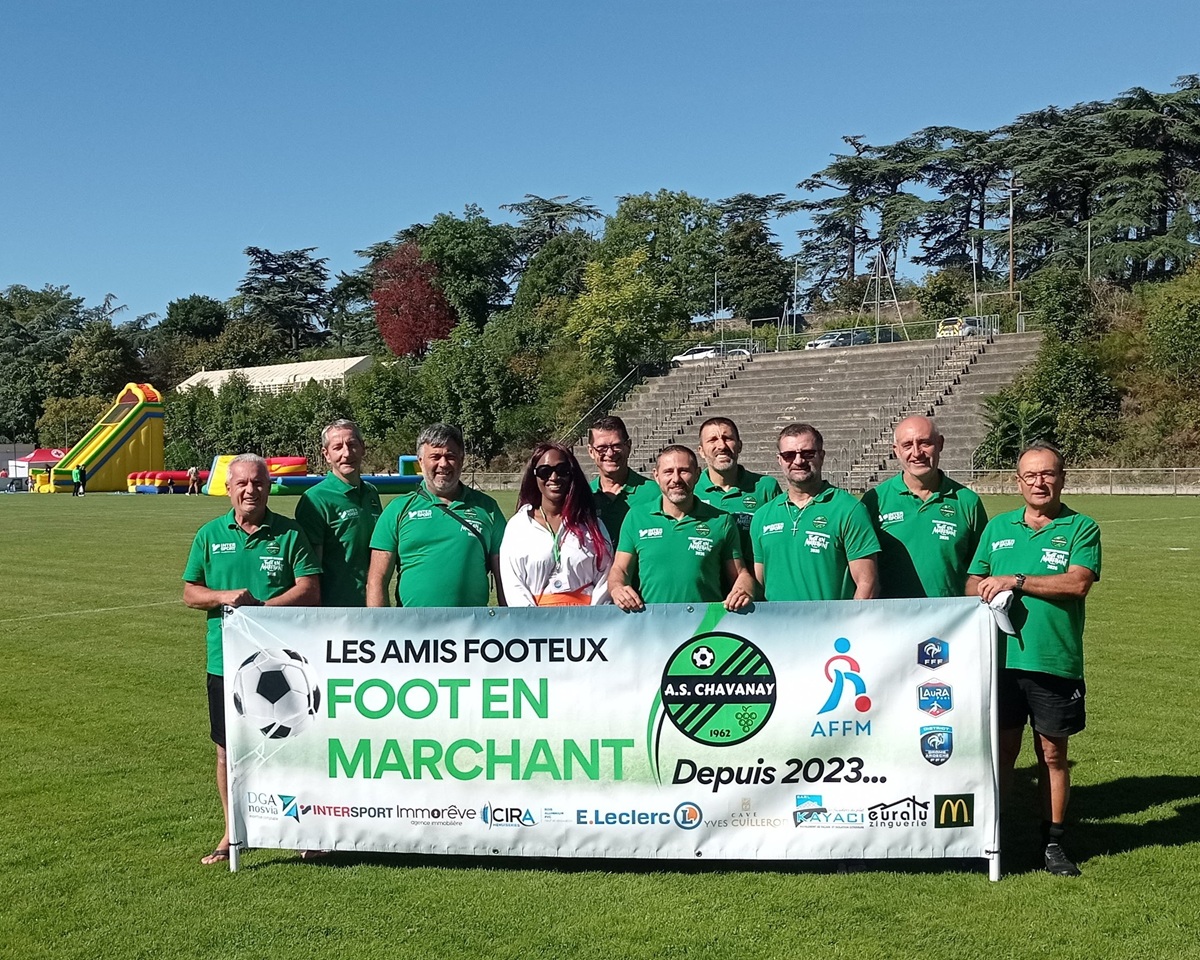 Anciens joueurs de l’ASSE et Club de Foot en Marchant réunis lors de la journée Sport & Santé