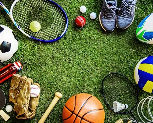 Matériel de sport : ballons, raquettes et baskets